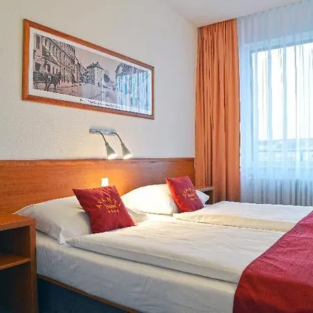Avanti Hotel