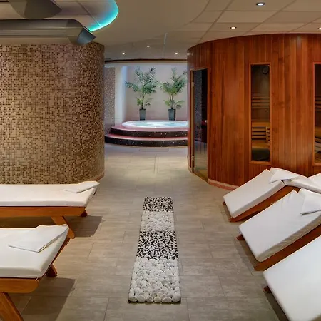Avanti Hotel 4*