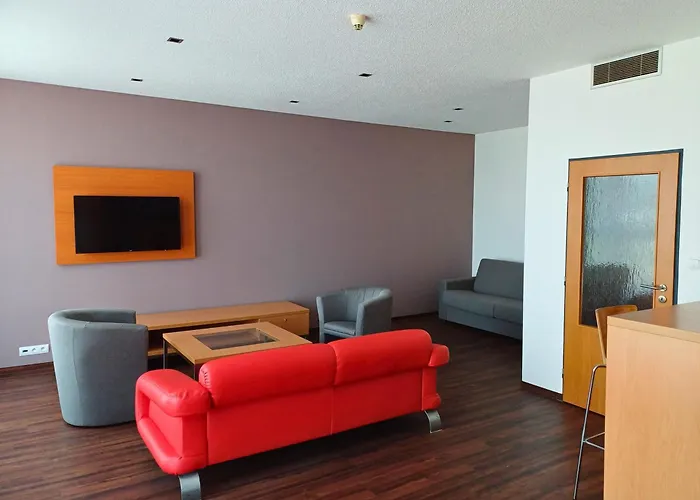 Avanti Hotel