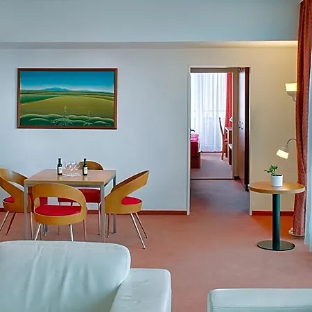 Hotel Avanti 4*