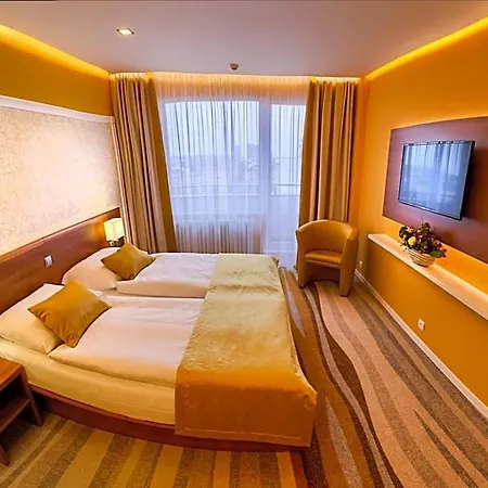Avanti 4*
