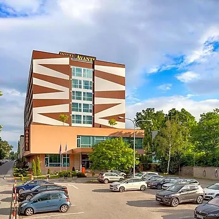 Hotel Avanti 4*
