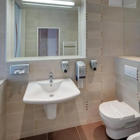Avanti Hotel